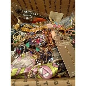 7LBS Junk Costume Jewelry Lot Broken Repurpose Repair  Craft Lot G-18